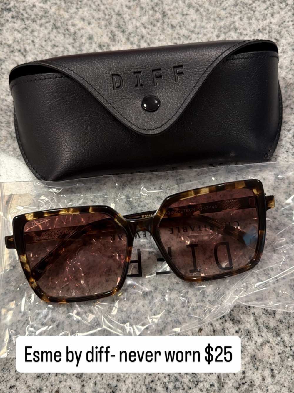 Diff Eyewear White and Black Boxed Sunglasses (Set of 3) - Picture 2 of 4